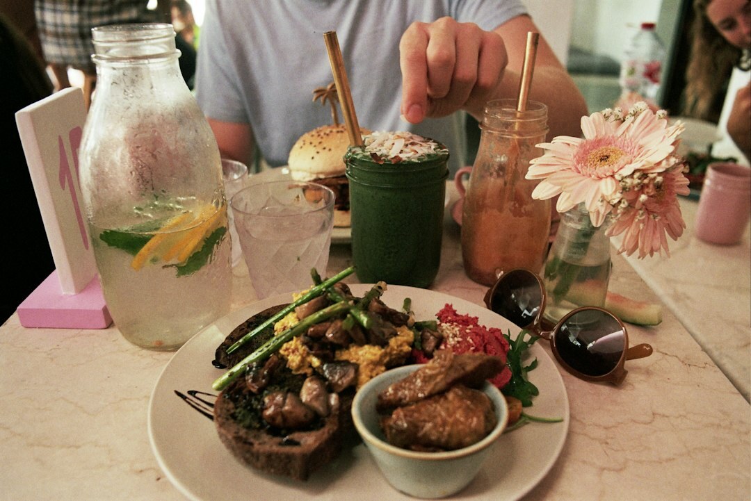 celebrity eating vegan meal